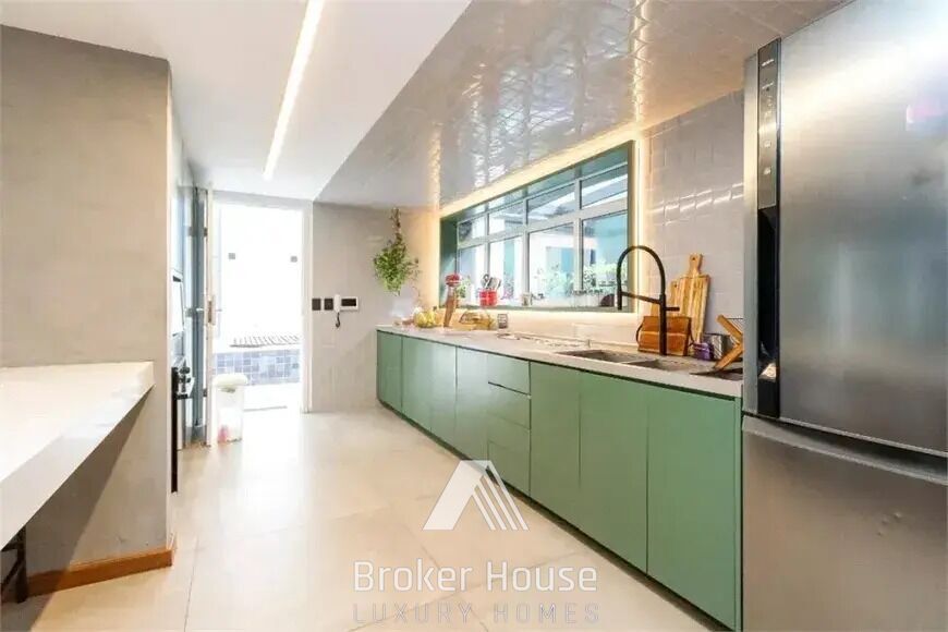 Casa para alugar com 4 quartos, 350m² - Foto 16