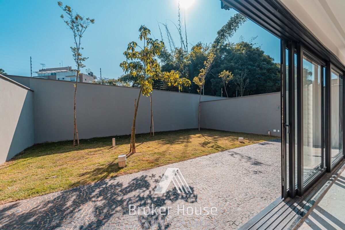 Casa de Condomínio à venda com 4 quartos, 281m² - Foto 1