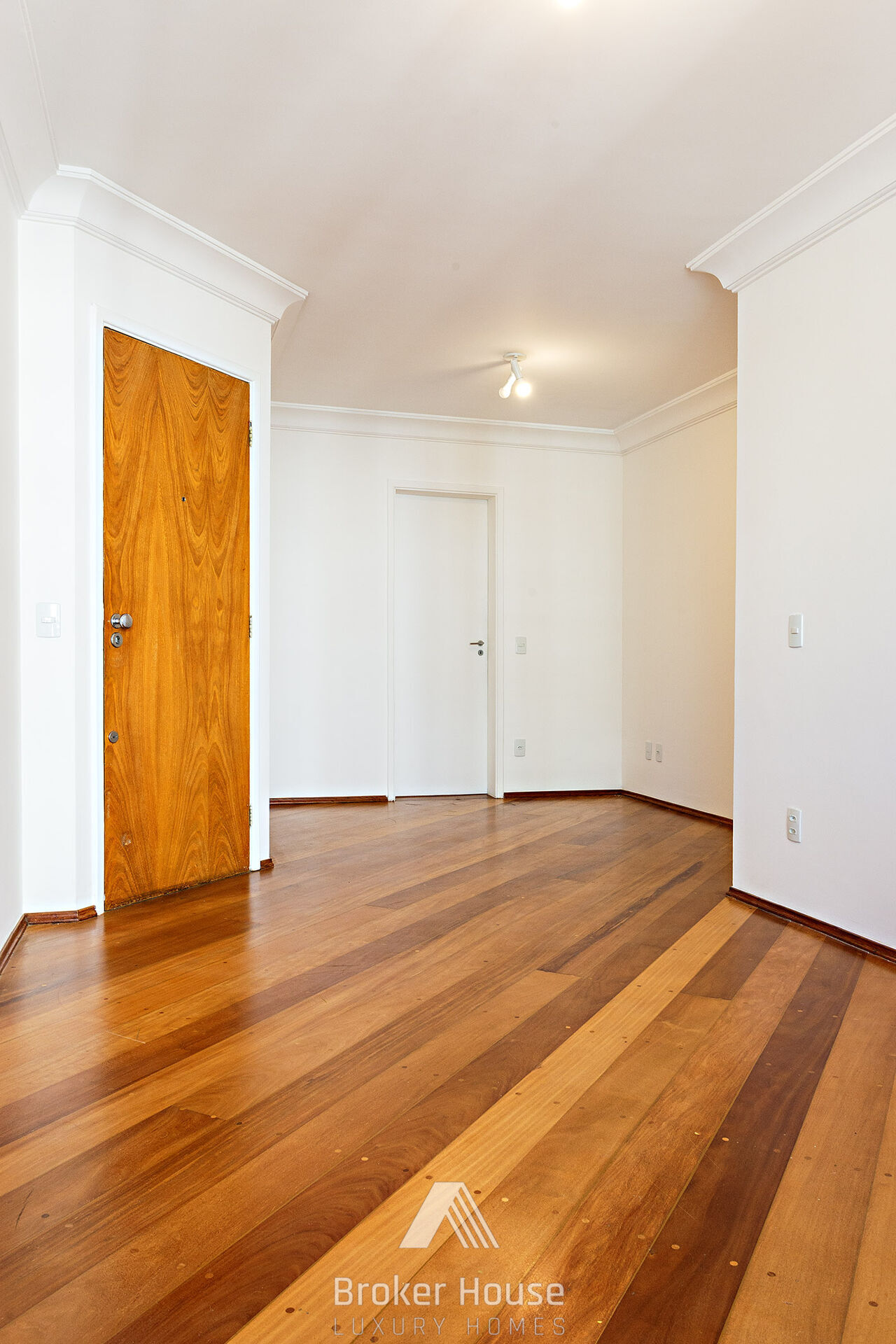 Apartamento à venda com 2 quartos, 75m² - Foto 4