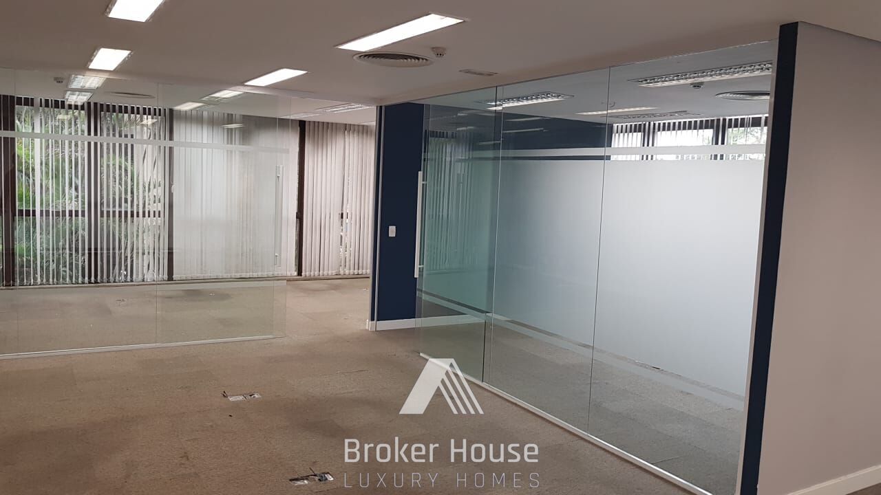 Conjunto Comercial-Sala para alugar com 5 quartos, 150m² - Foto 8