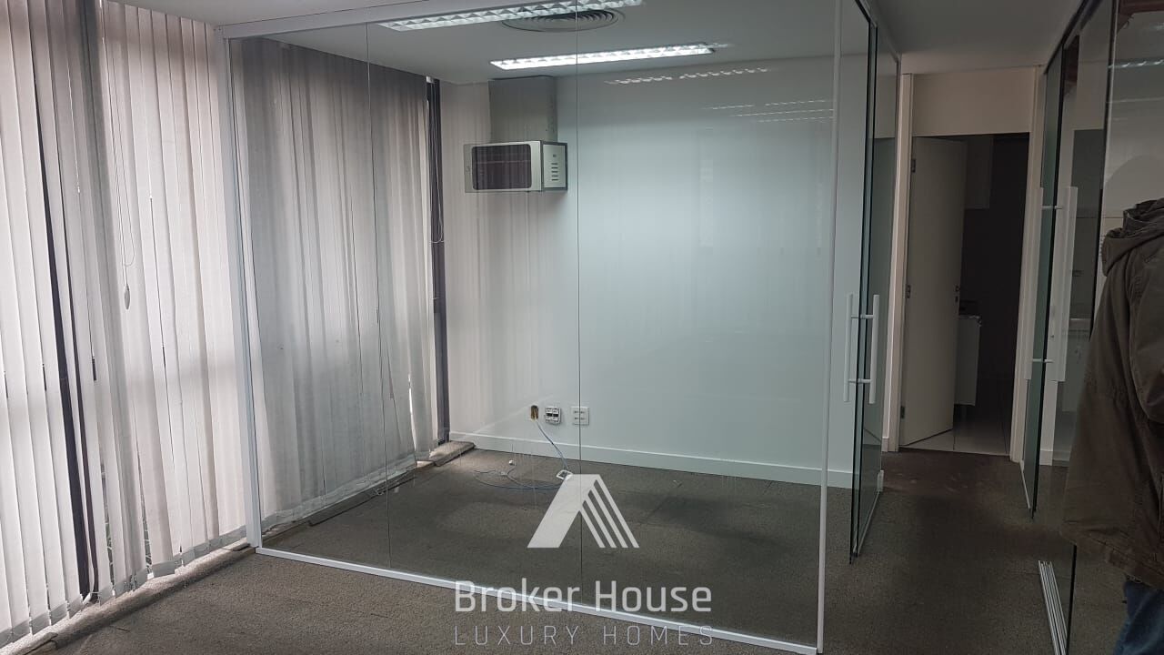 Conjunto Comercial-Sala para alugar com 5 quartos, 150m² - Foto 11