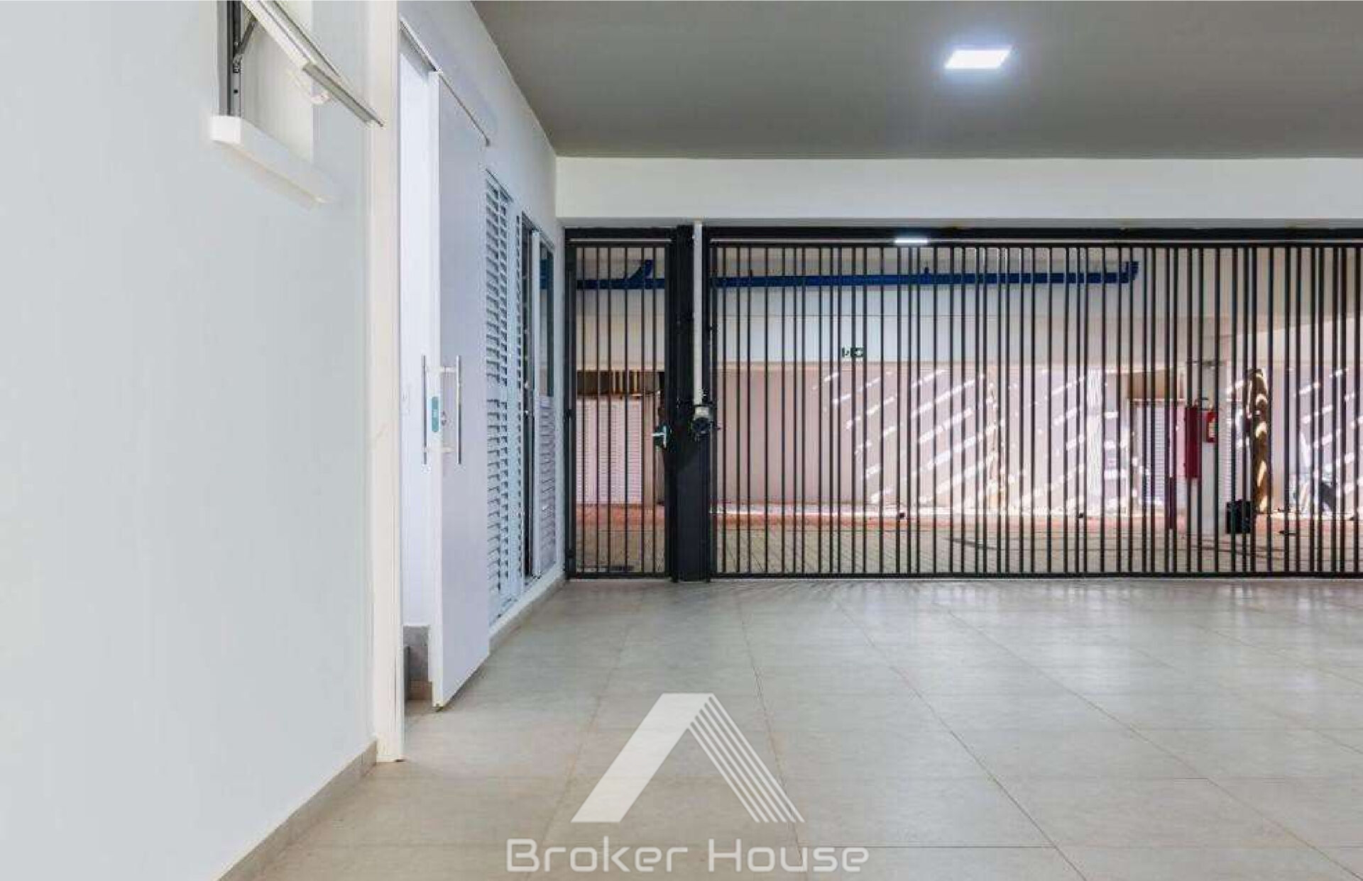 Casa de Condomínio para alugar com 4 quartos, 425m² - Foto 29