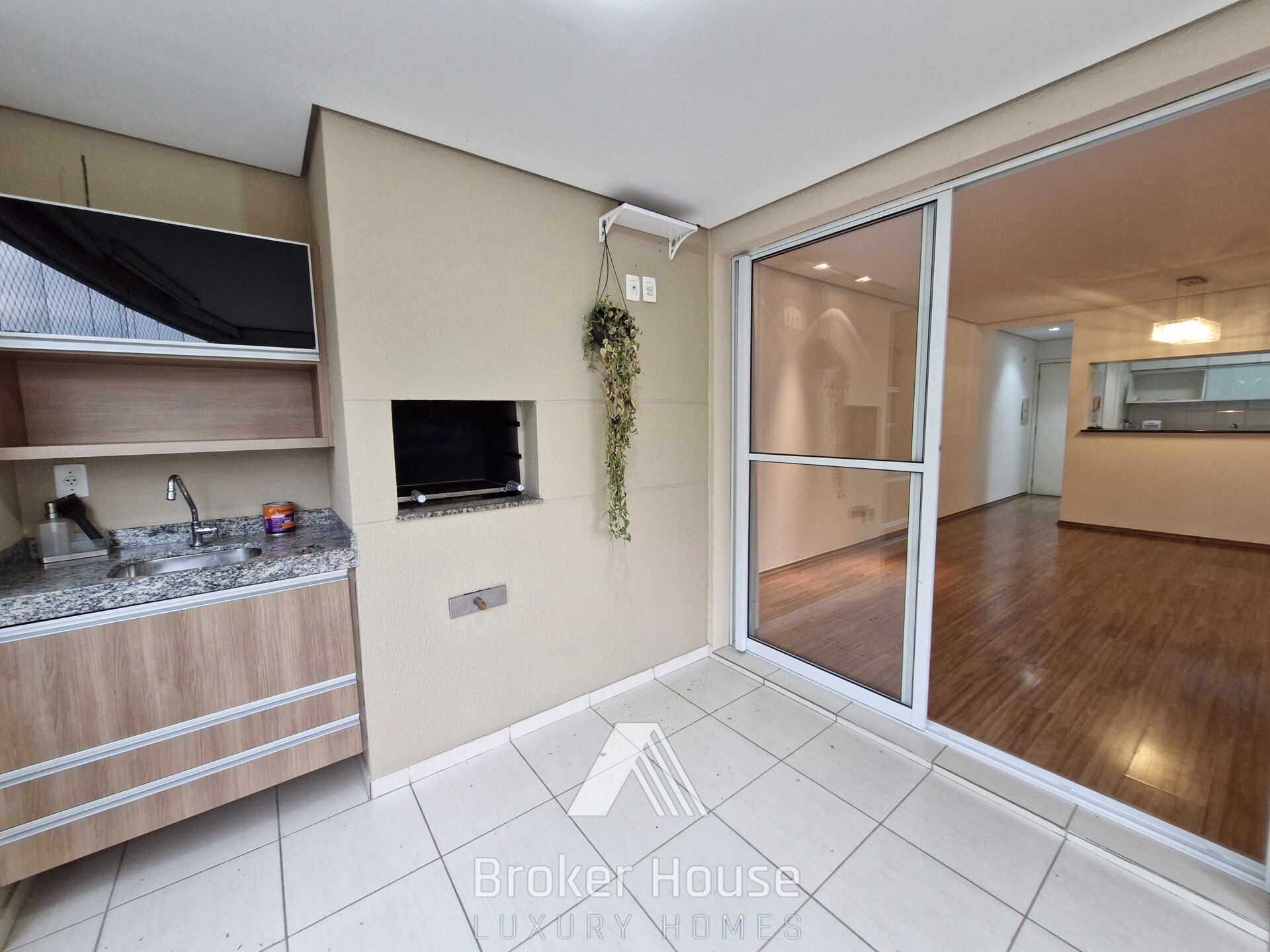 Apartamento à venda com 2 quartos, 82m² - Foto 2