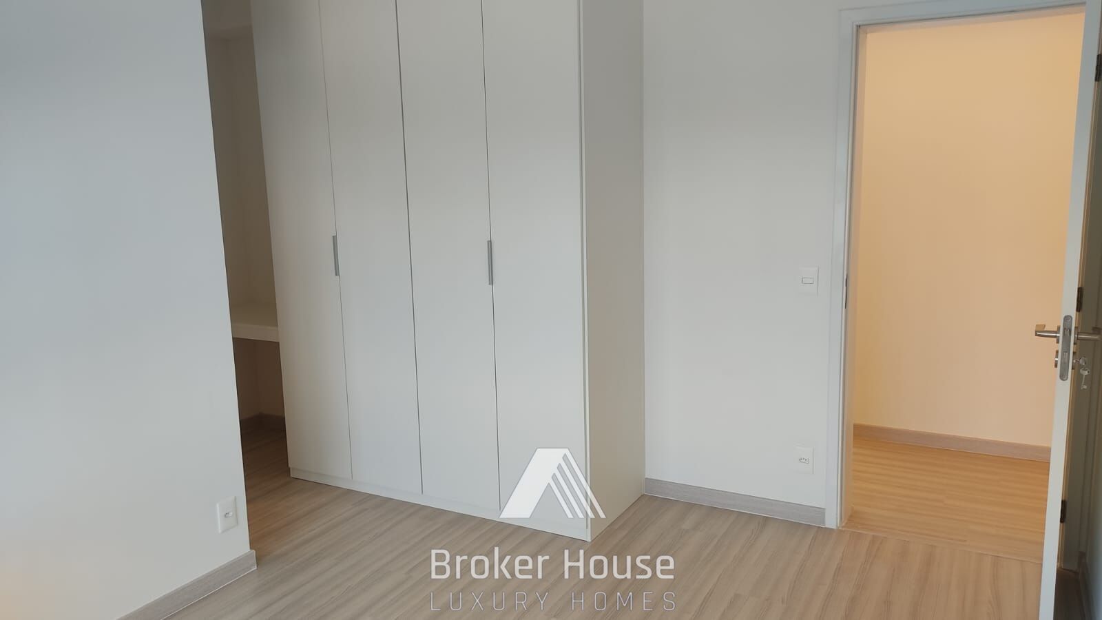 Apartamento para alugar com 3 quartos, 330m² - Foto 15