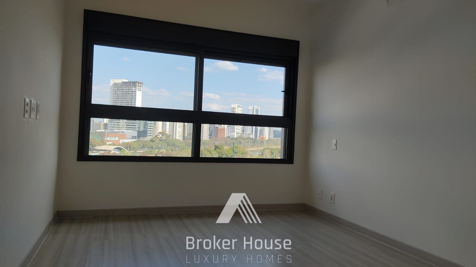 Apartamento para alugar com 3 quartos, 330m² - Foto 16