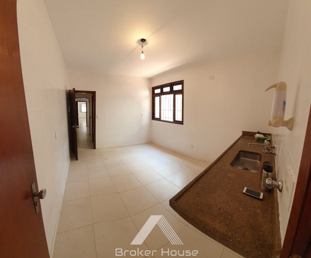 Casa à venda com 3 quartos, 178m² - Foto 5