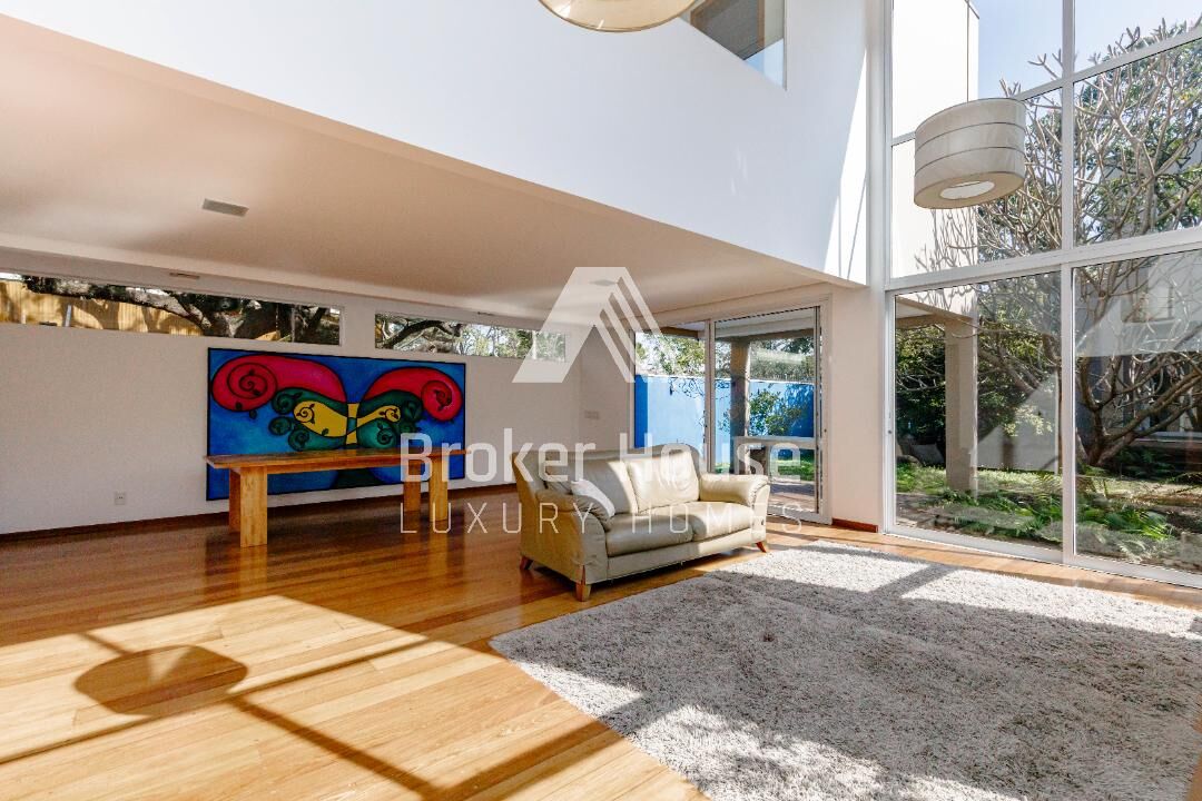 Casa à venda com 3 quartos, 360m² - Foto 2