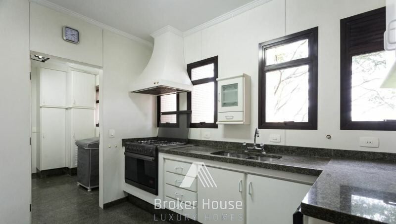 Apartamento à venda com 4 quartos, 250m² - Foto 17