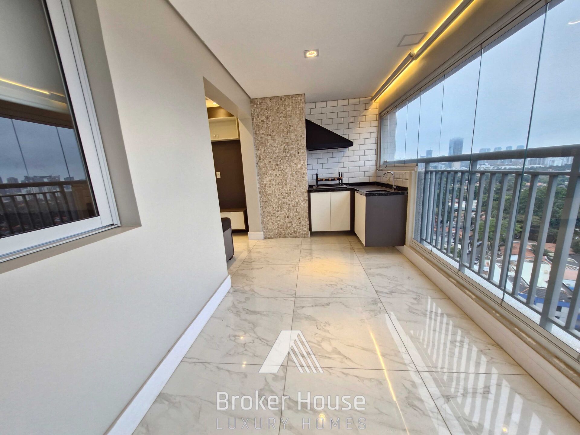 Apartamento para alugar com 2 quartos, 71m² - Foto 2