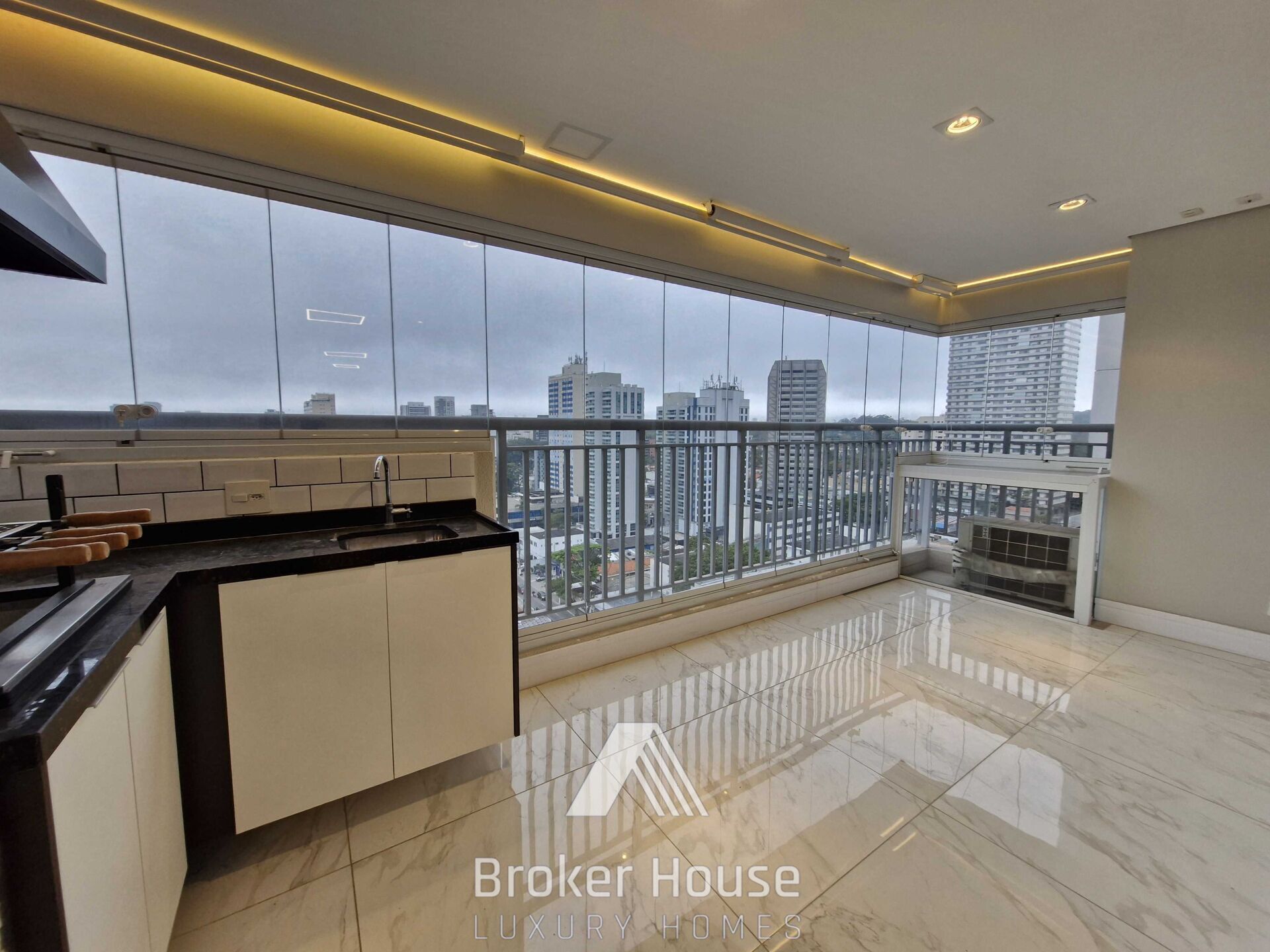 Apartamento para alugar com 2 quartos, 71m² - Foto 4
