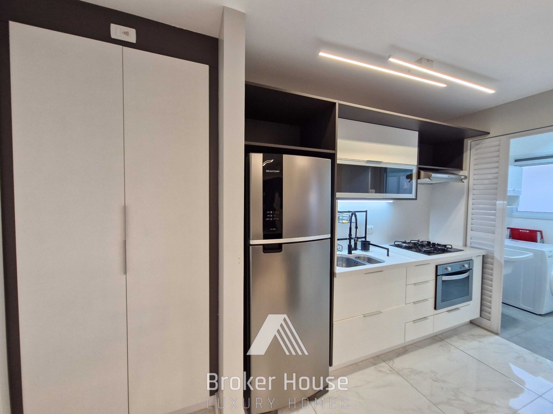 Apartamento para alugar com 2 quartos, 71m² - Foto 12