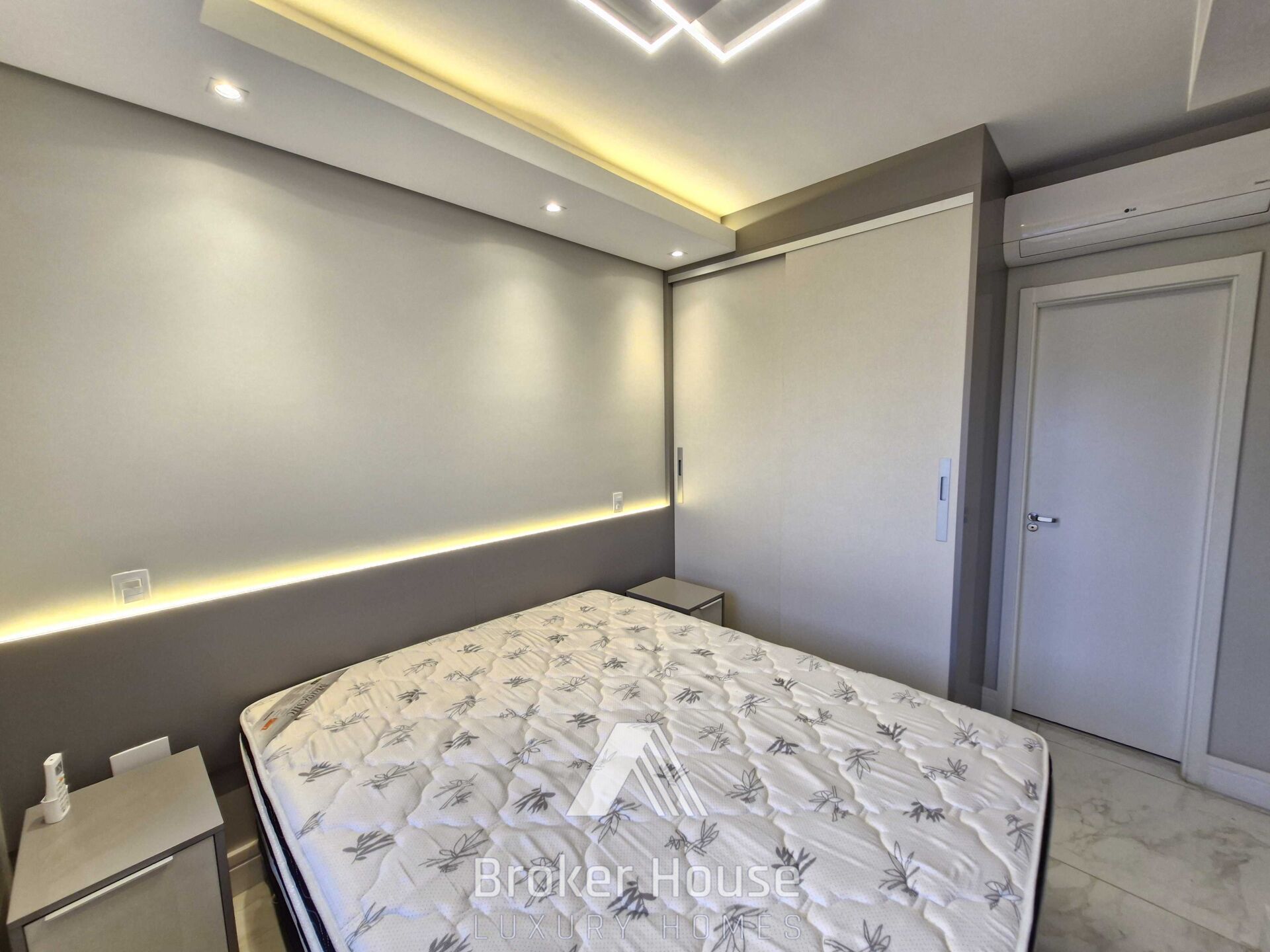 Apartamento para alugar com 2 quartos, 71m² - Foto 18