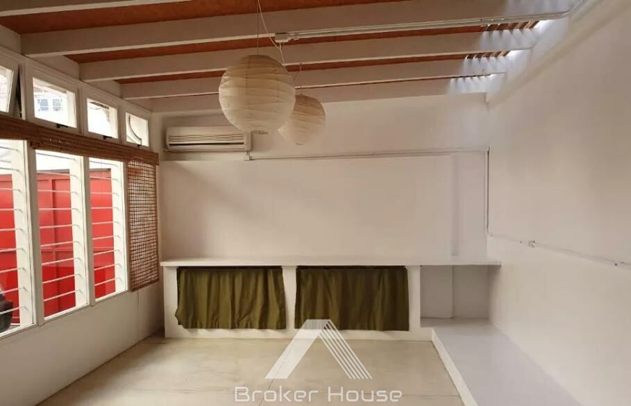 Casa à venda com 3 quartos, 160m² - Foto 2