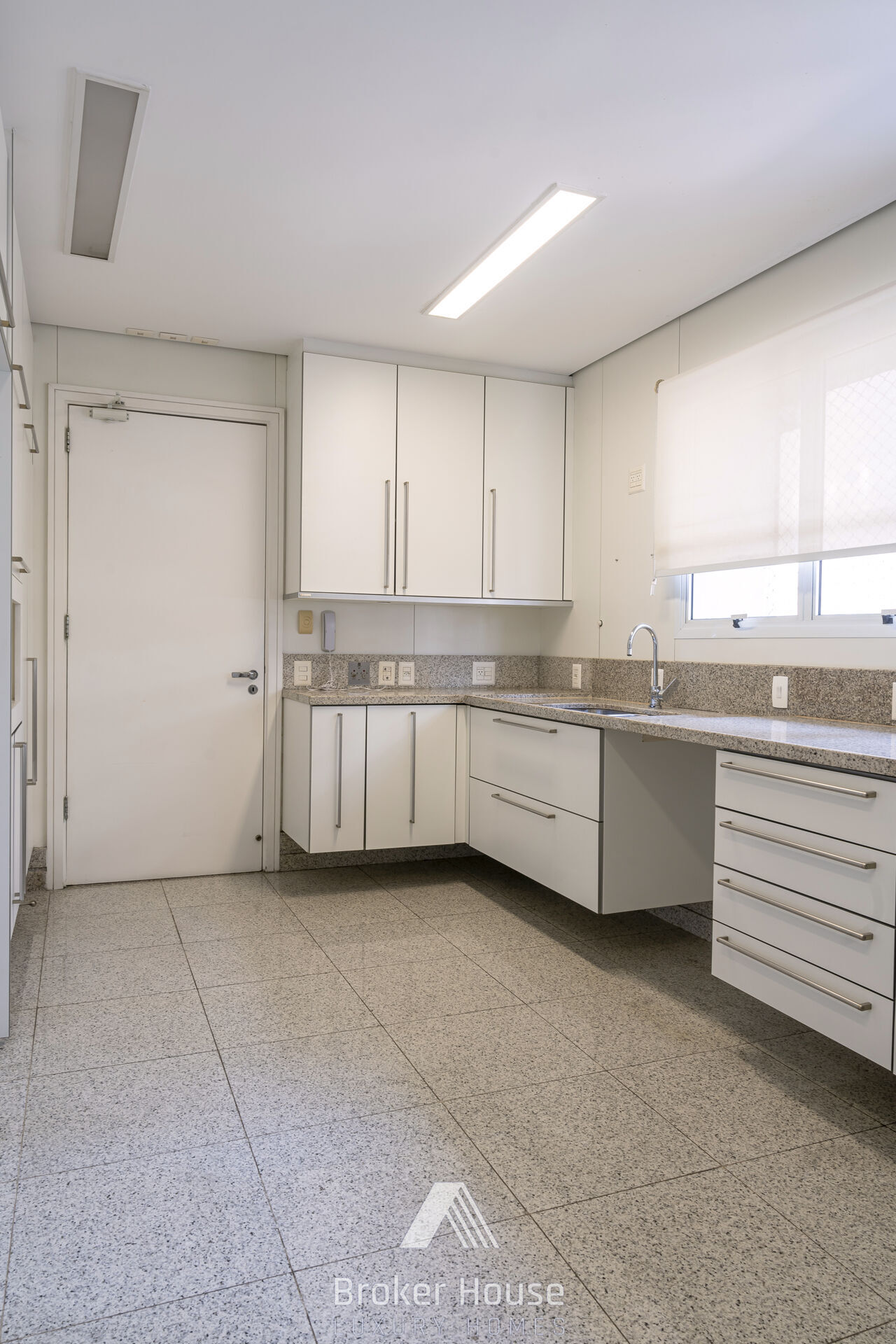 Apartamento para alugar com 5 quartos, 735m² - Foto 43