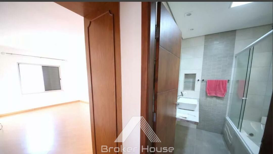 Casa à venda com 3 quartos, 230m² - Foto 9