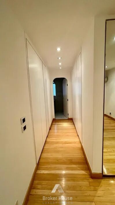 Apartamento à venda com 3 quartos, 210m² - Foto 11