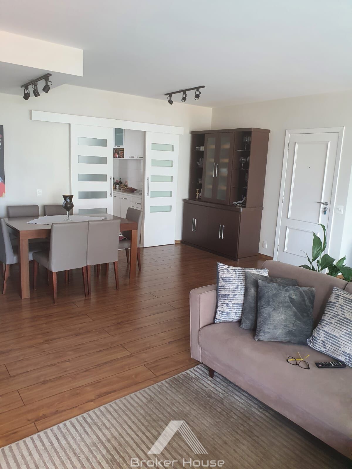 Apartamento à venda com 3 quartos, 130m² - Foto 9