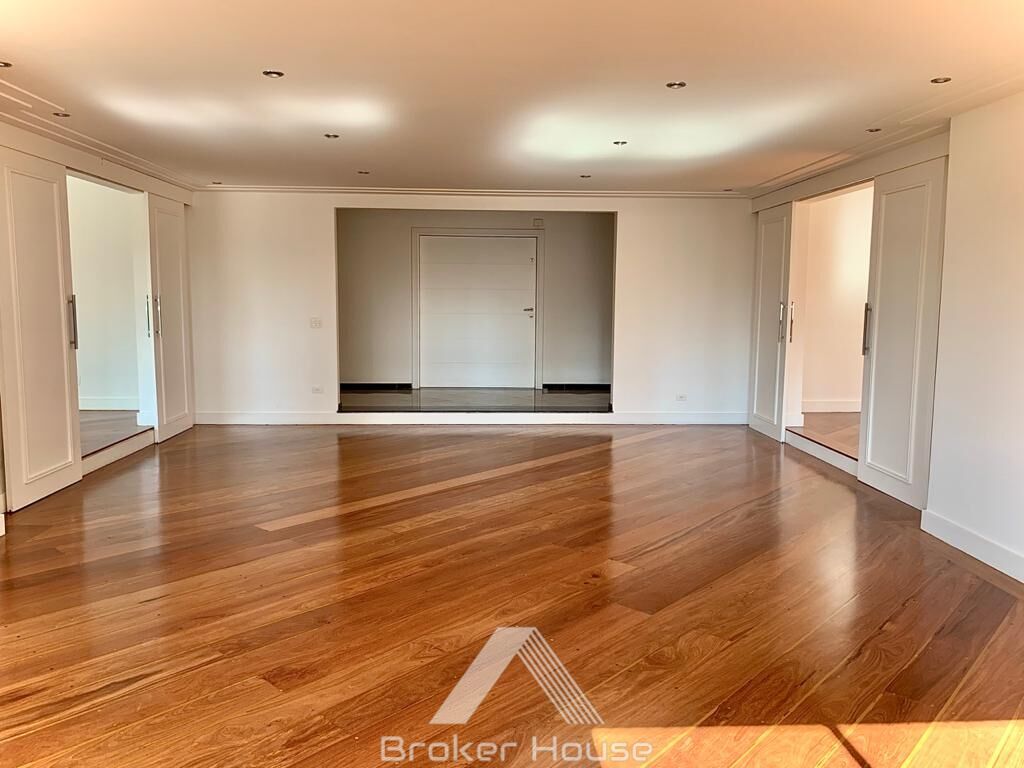 Apartamento à venda com 4 quartos, 370m² - Foto 1