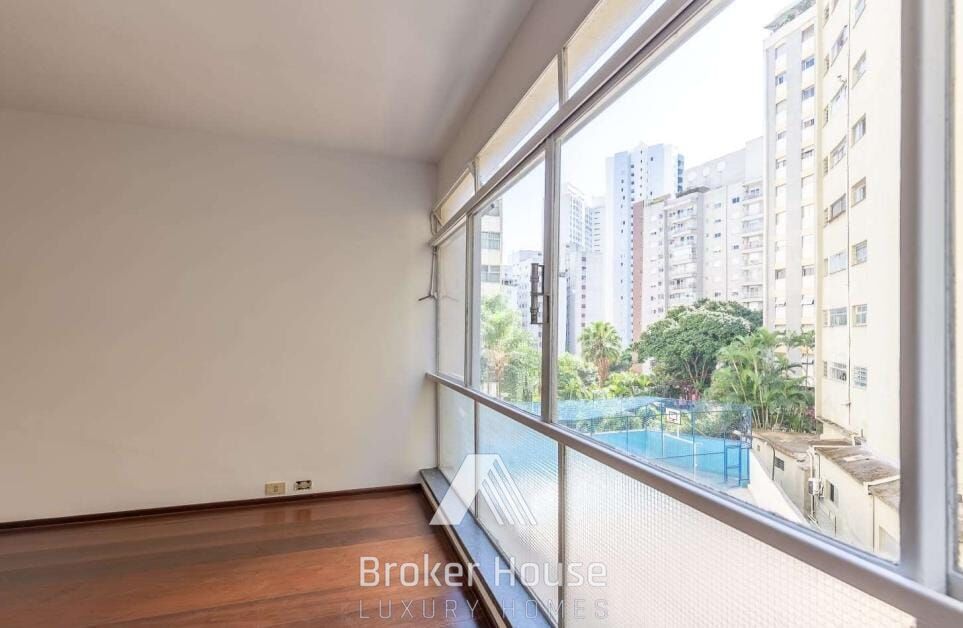 Apartamento à venda com 3 quartos, 139m² - Foto 2