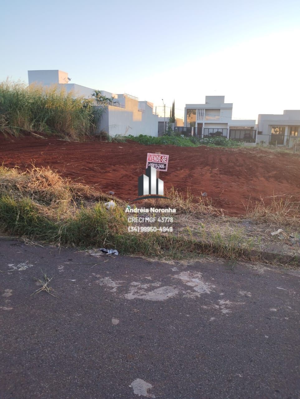 Terreno à venda no bairro Chácaras Caiçaras em Patos de Minas/MG