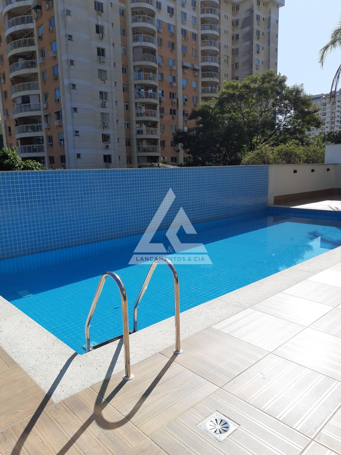 Apartamento à venda com 2 quartos, 62m² - Foto 14