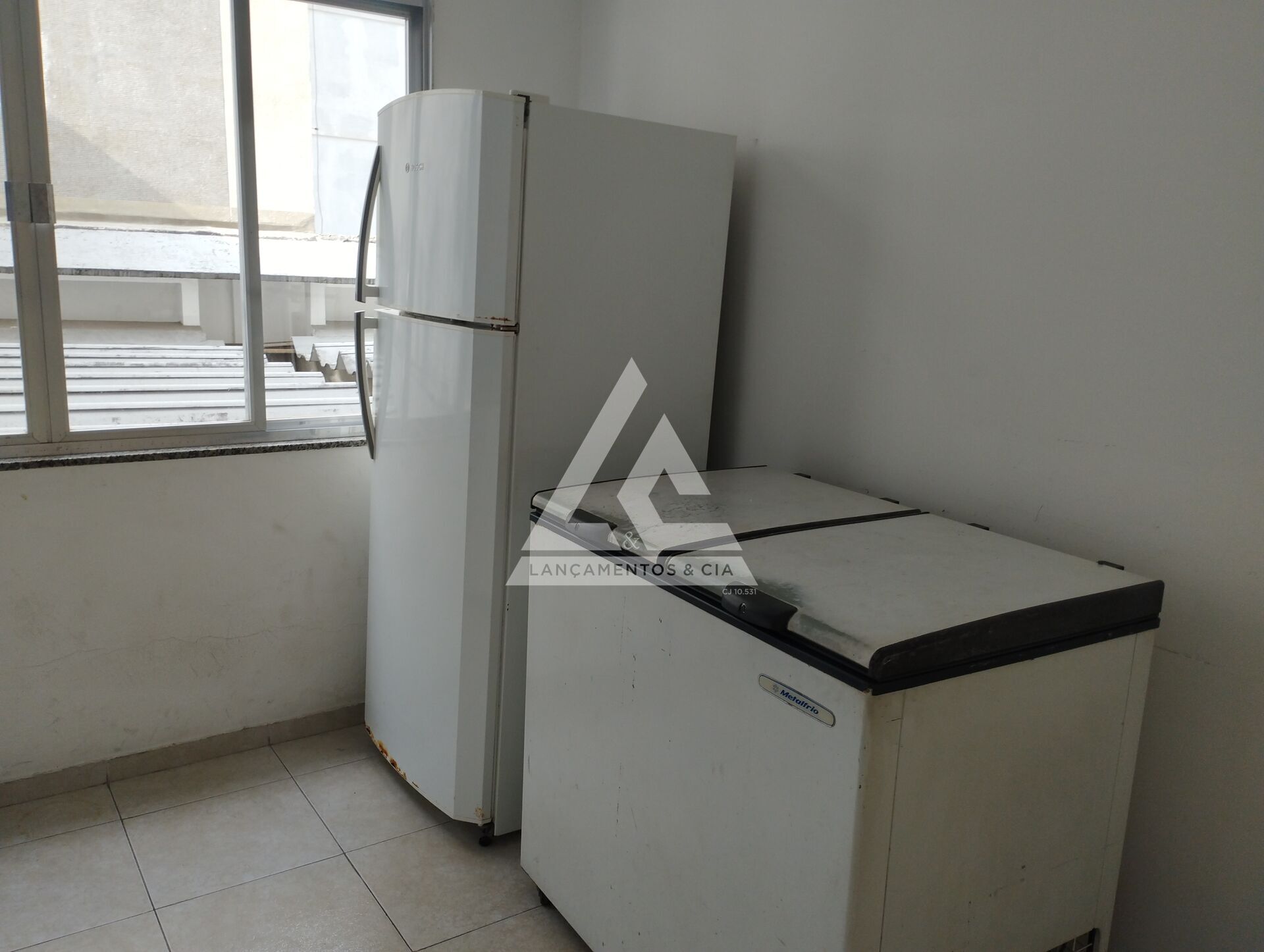 Apartamento à venda com 2 quartos, 80m² - Foto 24