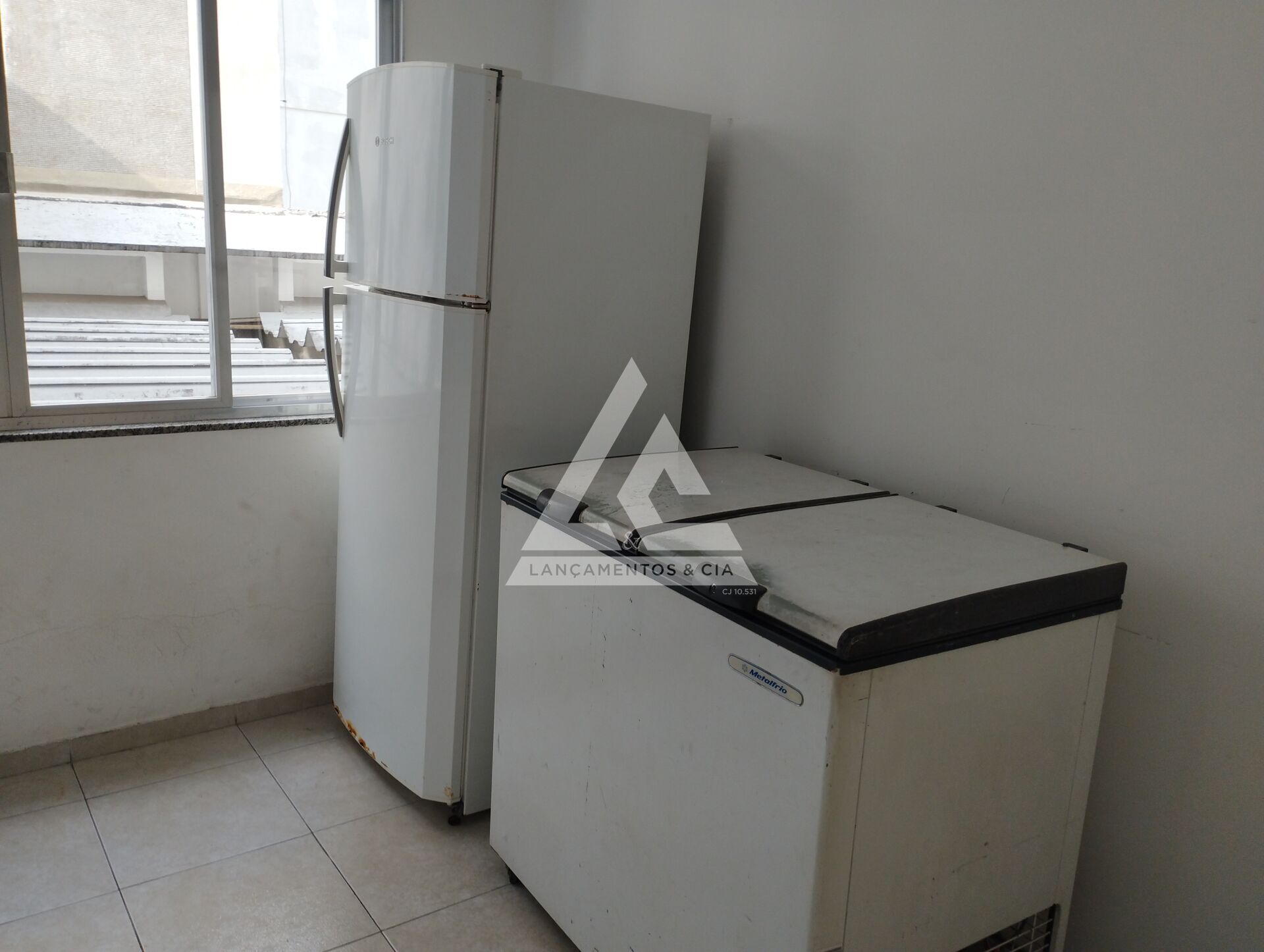 Apartamento à venda com 2 quartos, 80m² - Foto 23