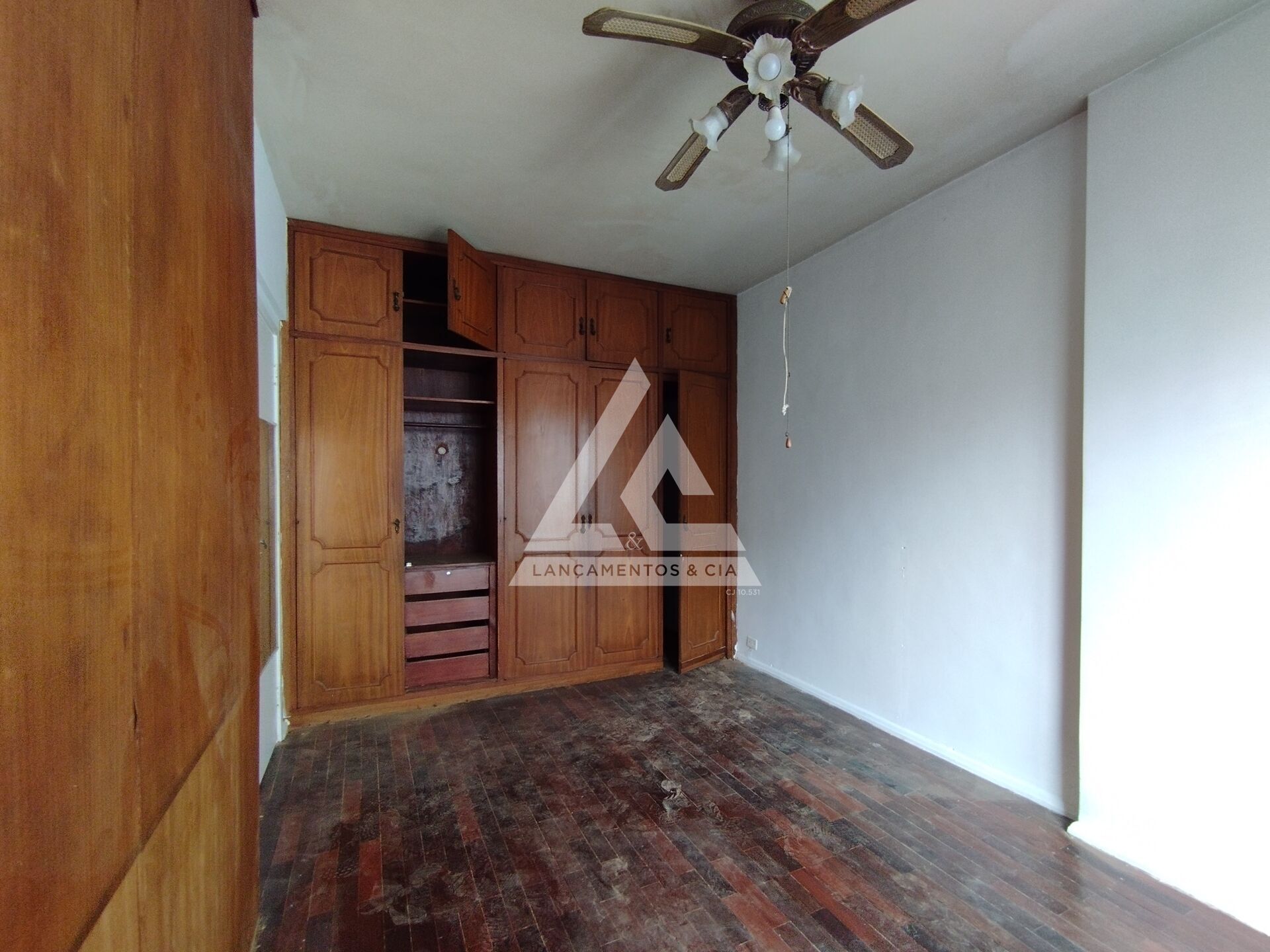 Apartamento à venda com 2 quartos, 80m² - Foto 9