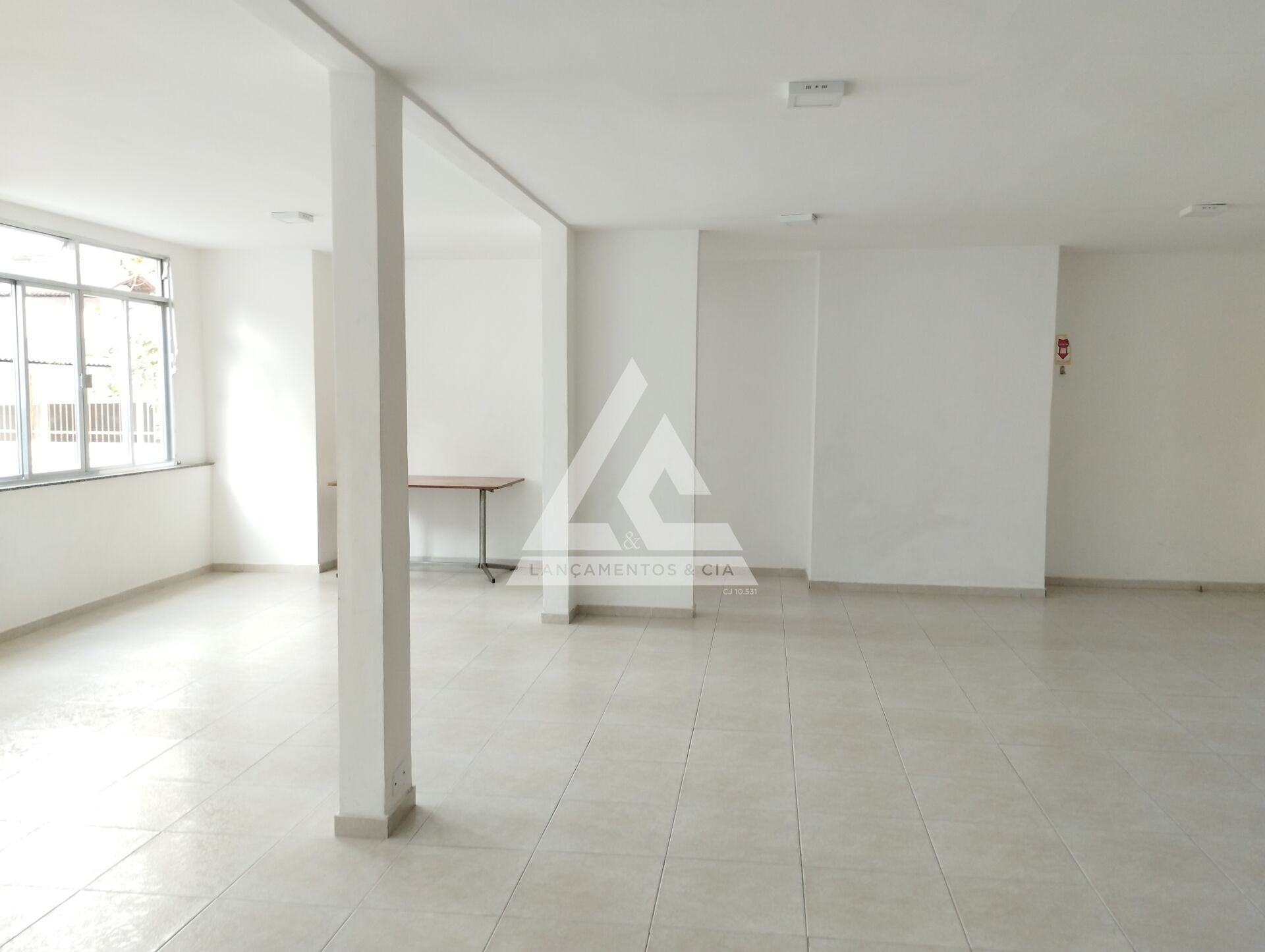 Apartamento à venda com 2 quartos, 80m² - Foto 21