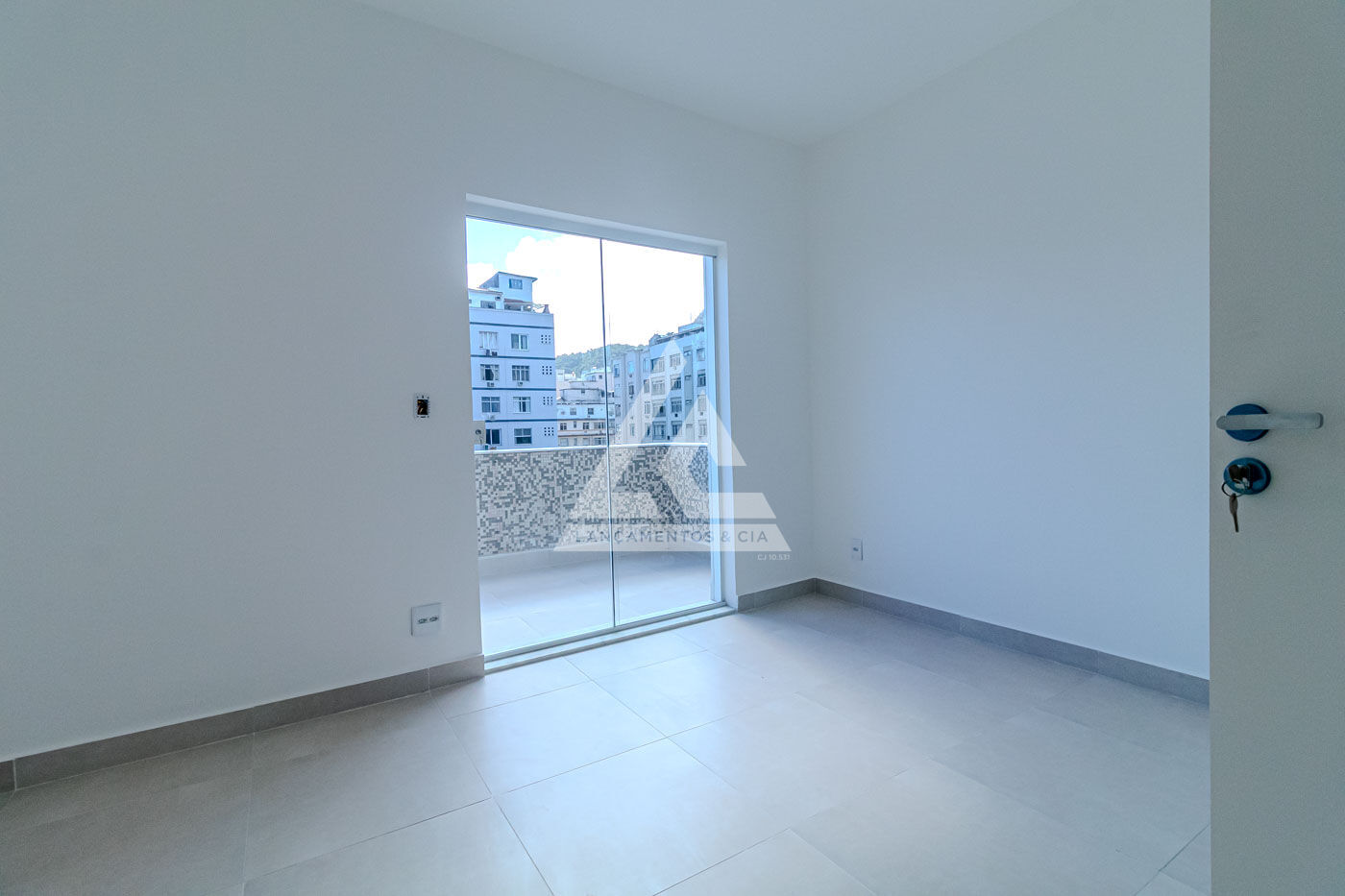 Apartamento à venda com 3 quartos, 135m² - Foto 21