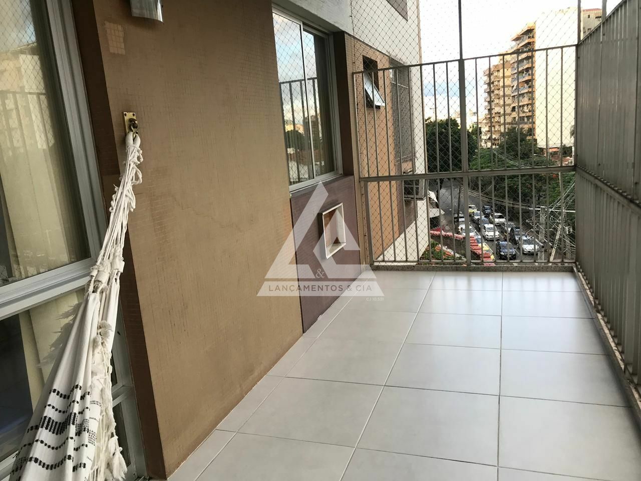 Apartamento à venda com 3 quartos, 111m² - Foto 4