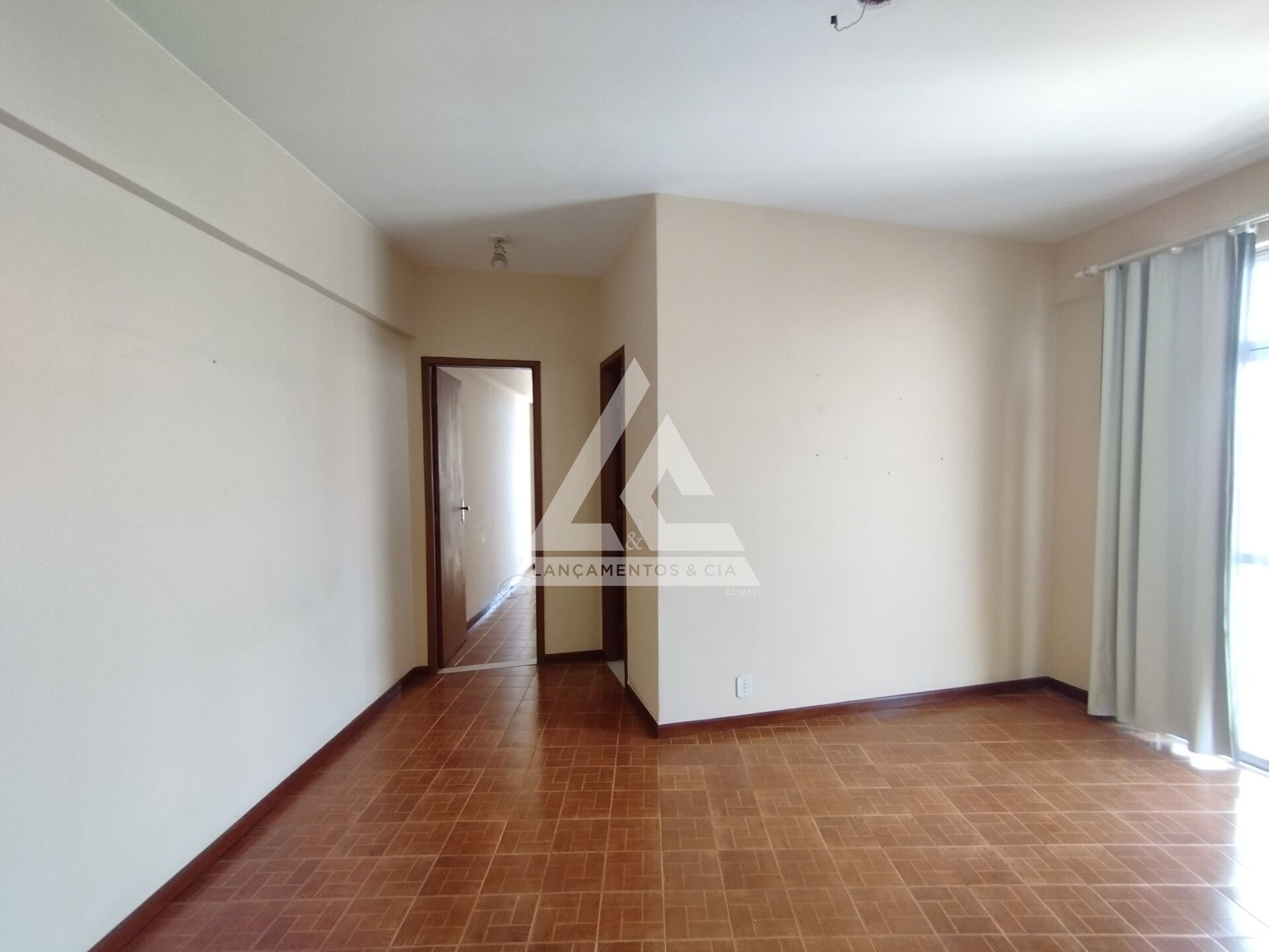 Apartamento à venda com 1 quarto, 56m² - Foto 2