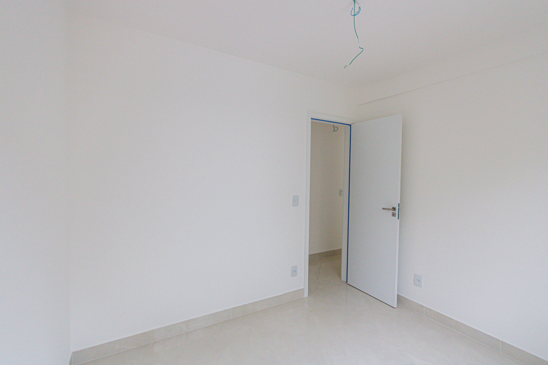 Apartamento à venda com 2 quartos, 64m² - Foto 13