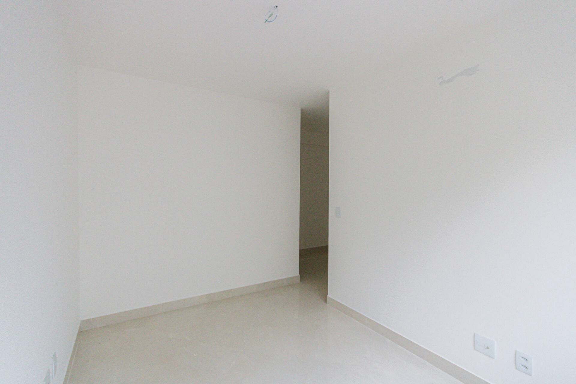 Apartamento à venda com 2 quartos, 64m² - Foto 17