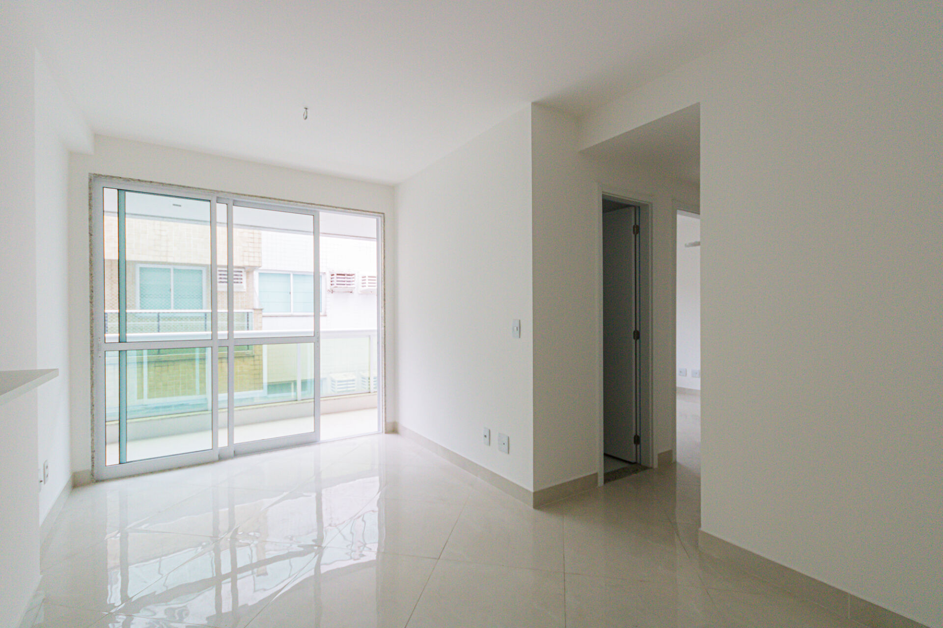 Apartamento à venda com 2 quartos, 64m² - Foto 5