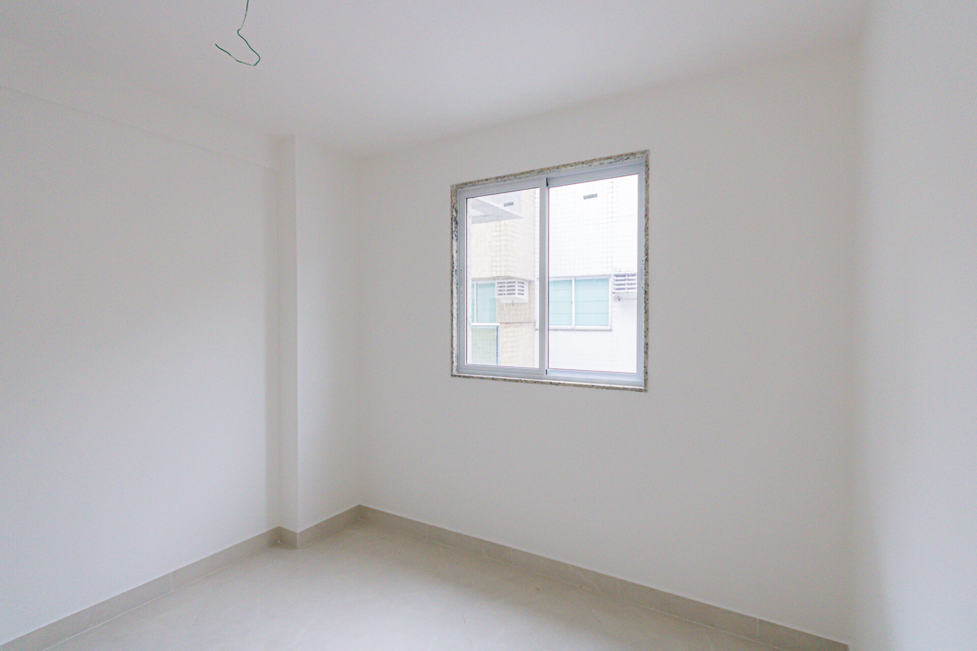 Apartamento à venda com 2 quartos, 64m² - Foto 11