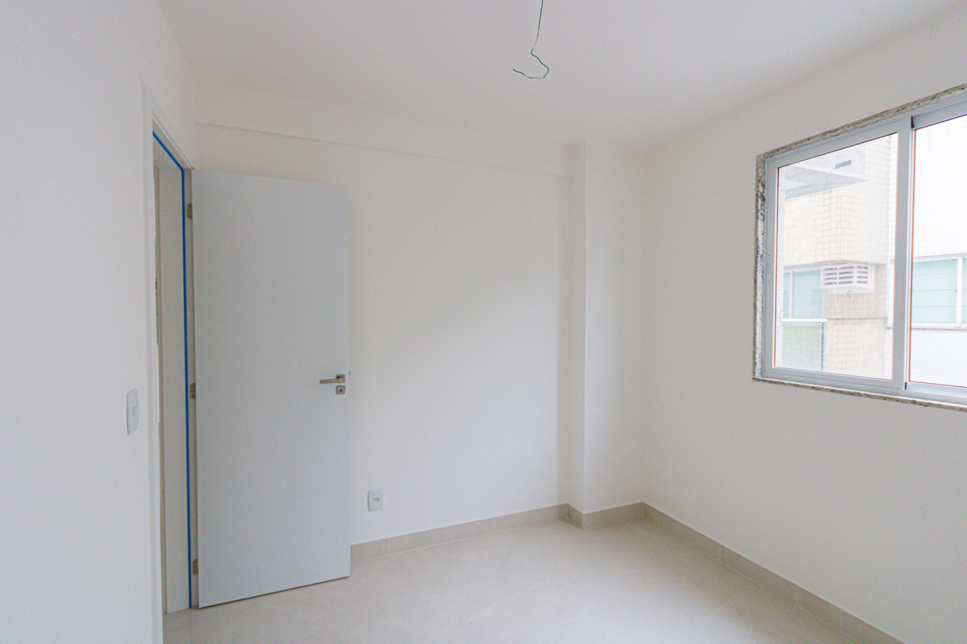 Apartamento à venda com 2 quartos, 64m² - Foto 12