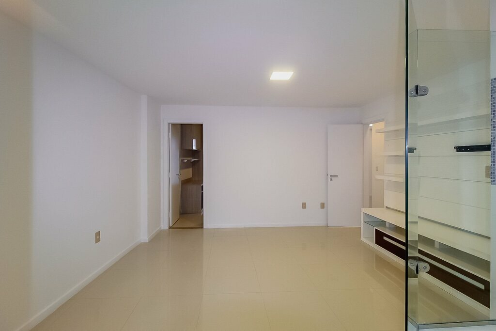 Apartamento à venda com 1 quarto, 120m² - Foto 28