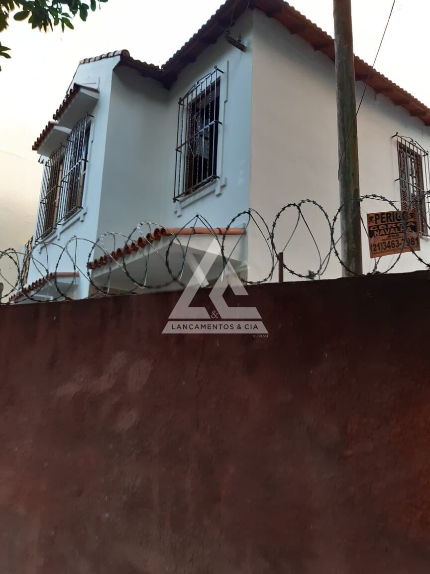 Casa à venda com 3 quartos, 100m² - Foto 3