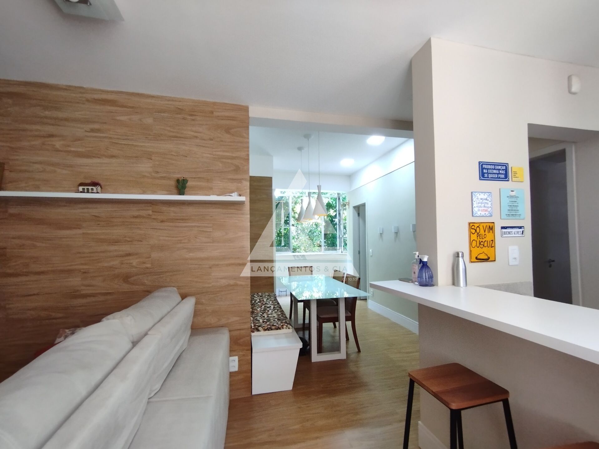 Apartamento à venda com 2 quartos, 51m² - Foto 2