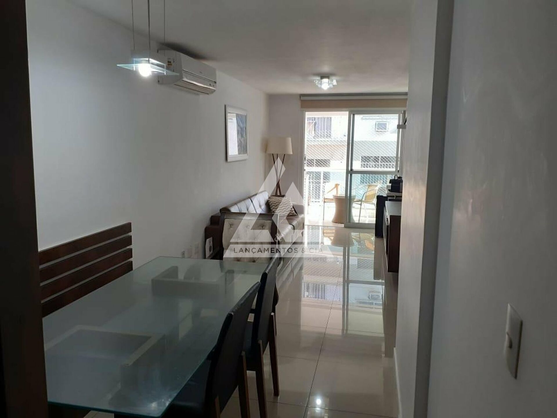 Apartamento à venda com 3 quartos, 94m² - Foto 4