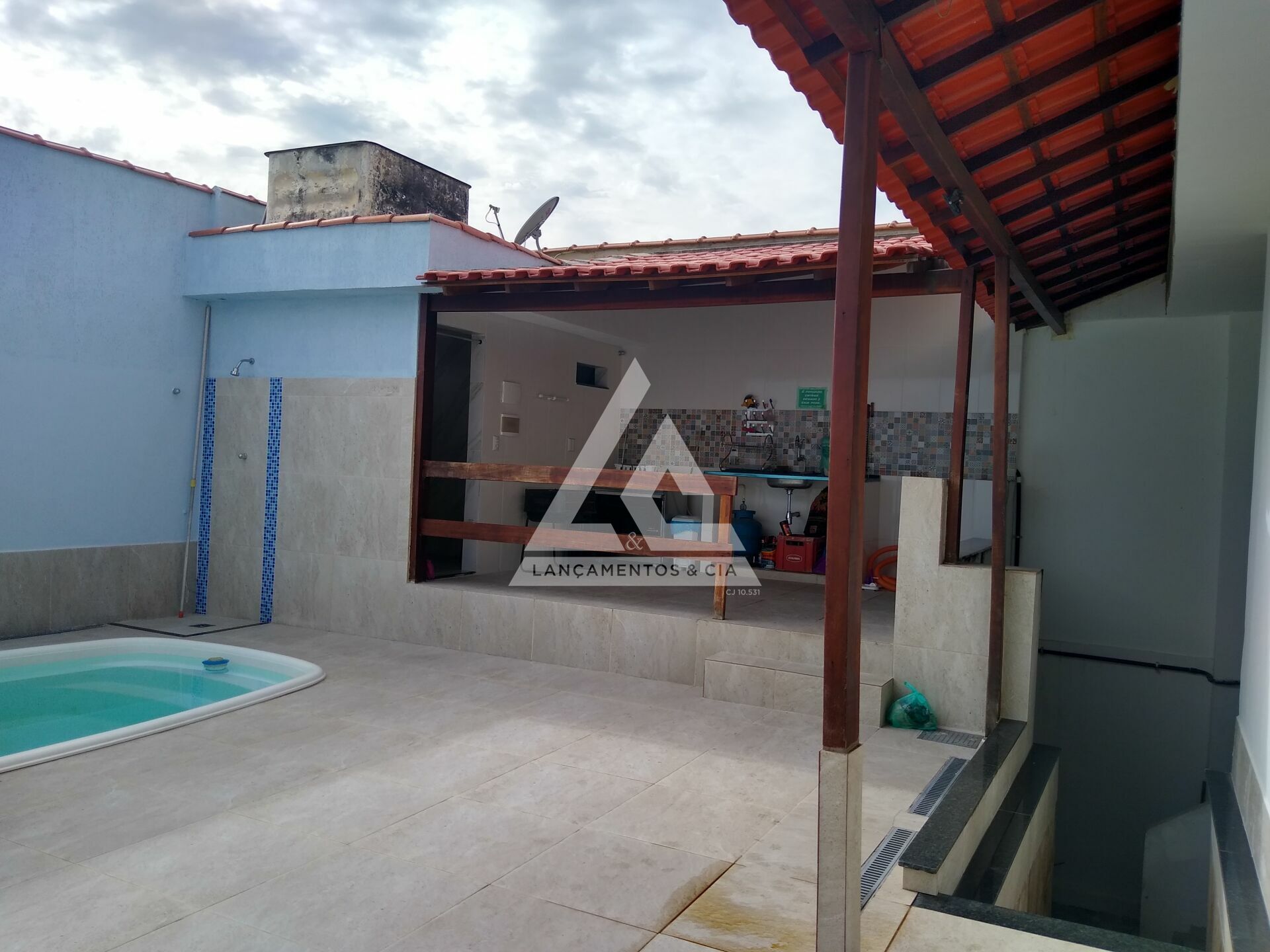 Casa de Condomínio à venda com 3 quartos, 350m² - Foto 1