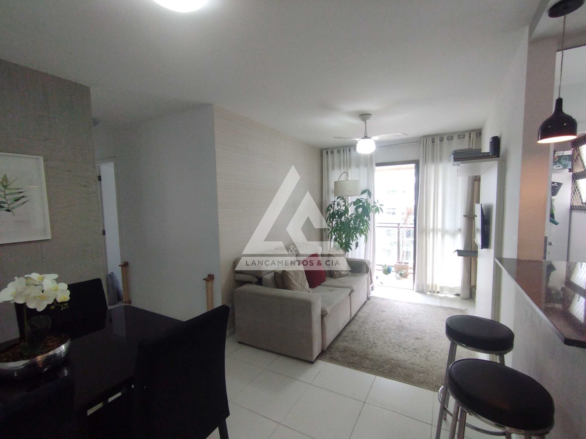 Apartamento à venda com 2 quartos, 61m² - Foto 6