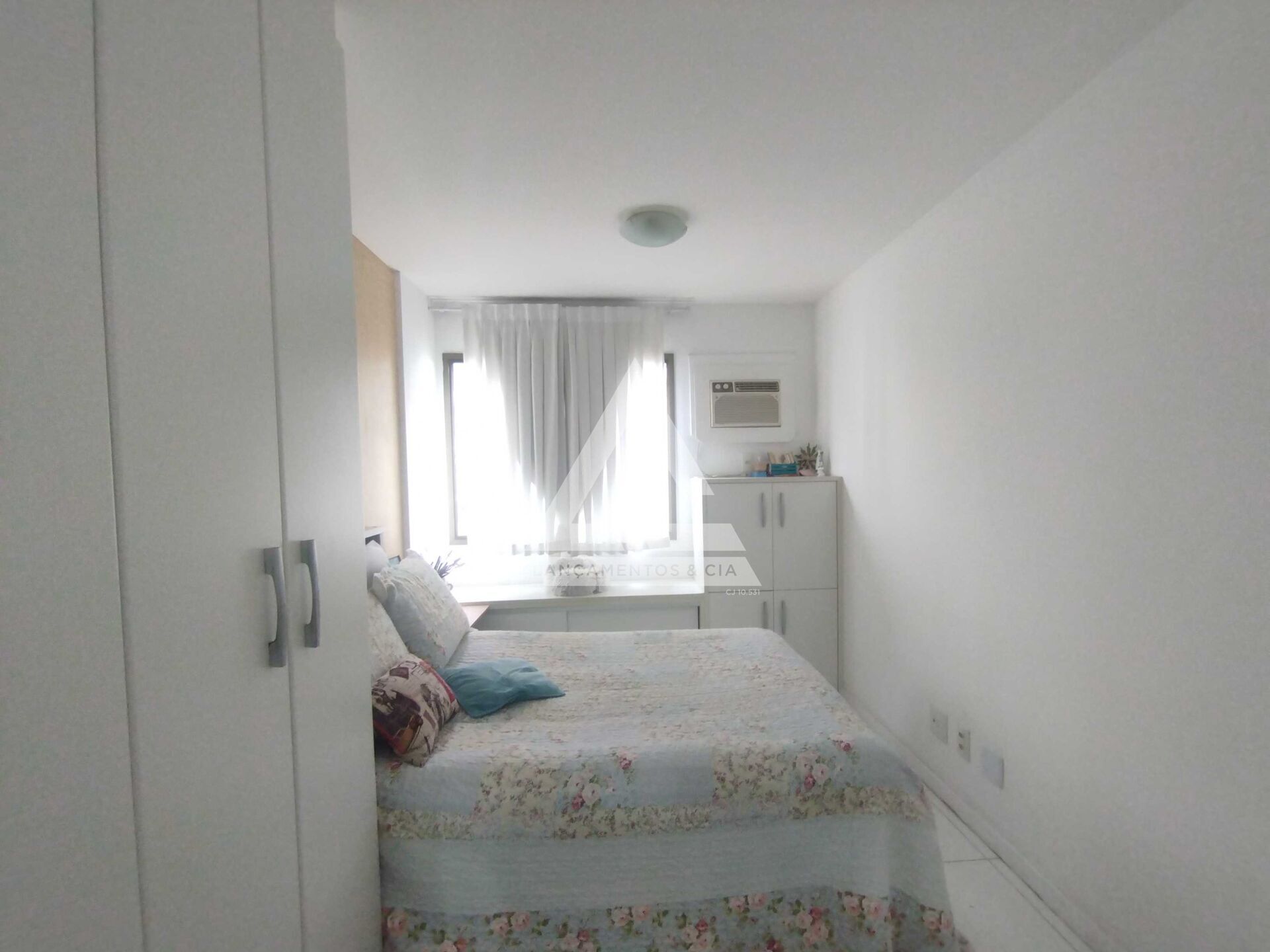 Apartamento à venda com 2 quartos, 61m² - Foto 17