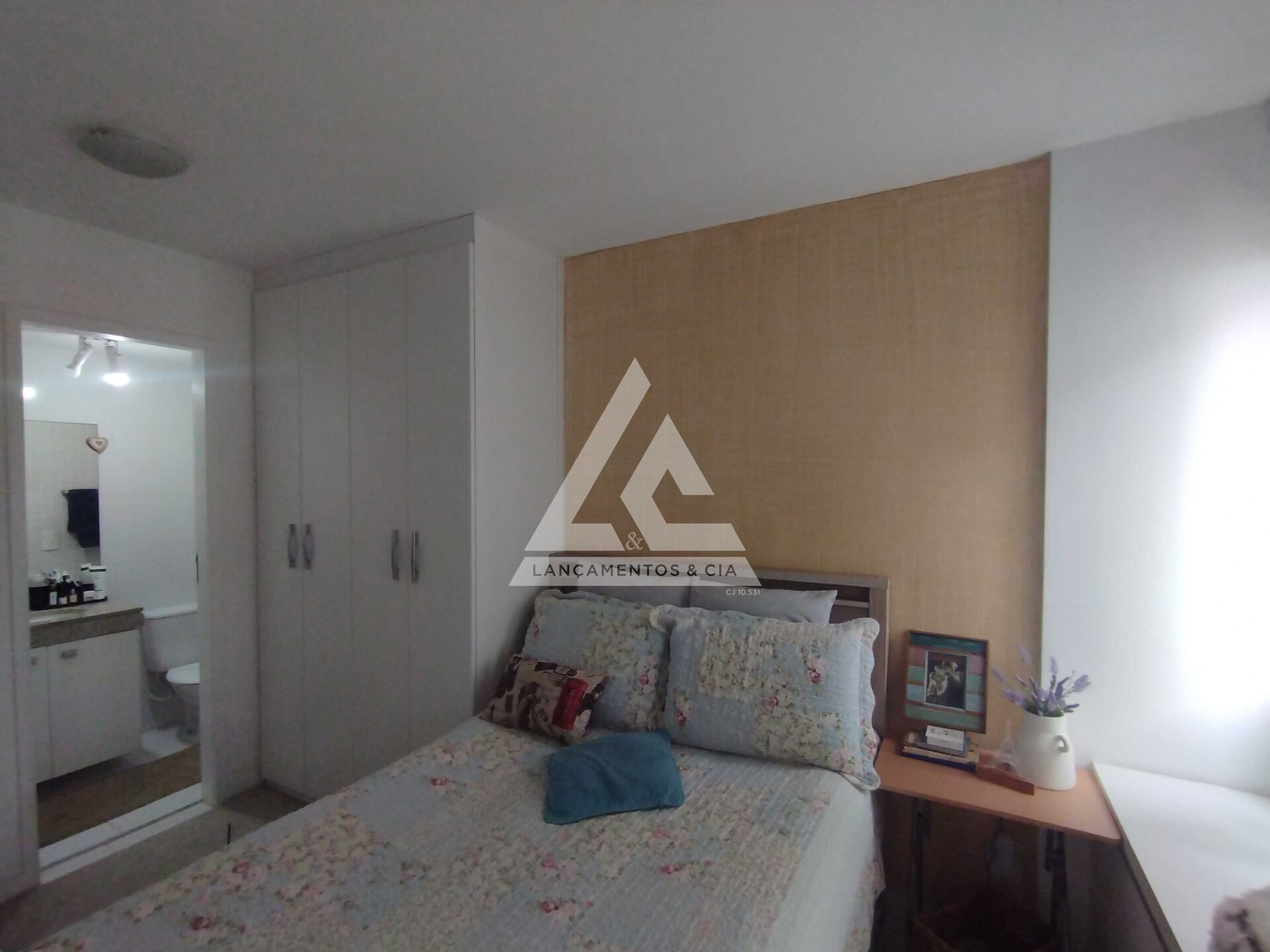 Apartamento à venda com 2 quartos, 61m² - Foto 16