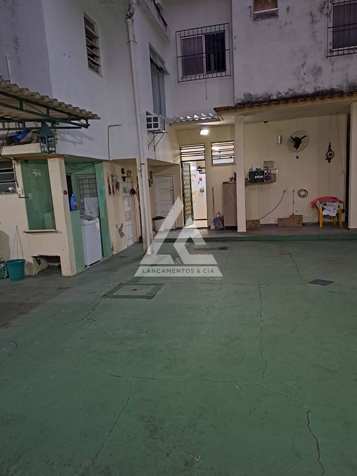 Casa à venda com 6 quartos, 163m² - Foto 8