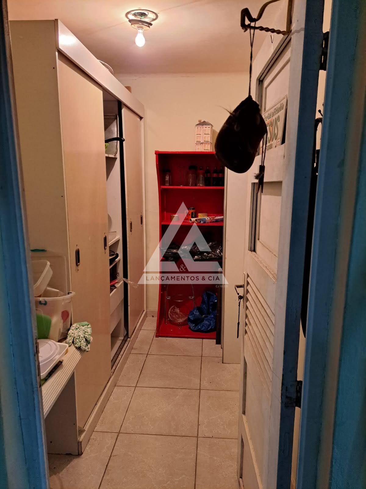 Casa à venda com 6 quartos, 163m² - Foto 6