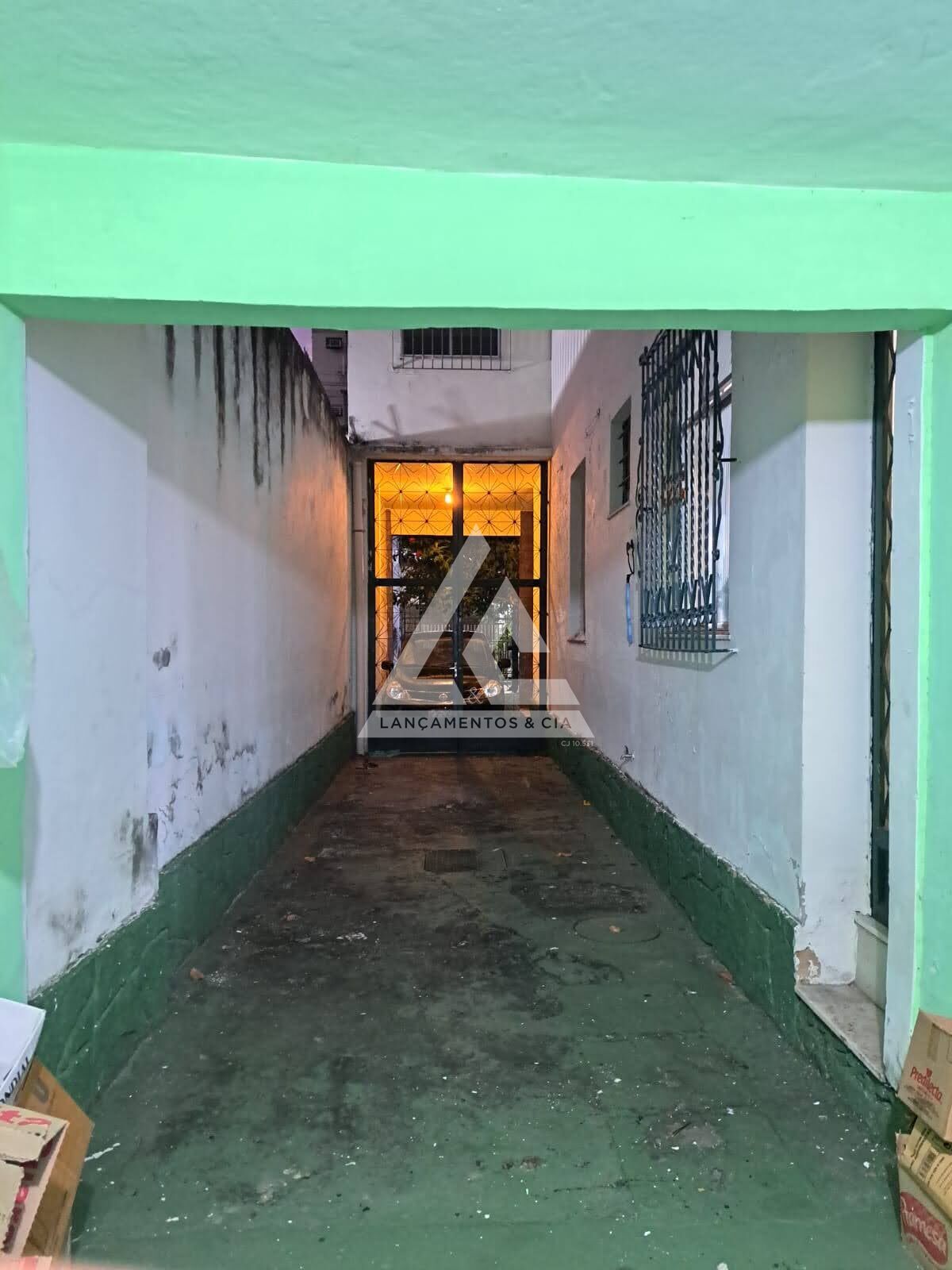 Casa à venda com 6 quartos, 163m² - Foto 3