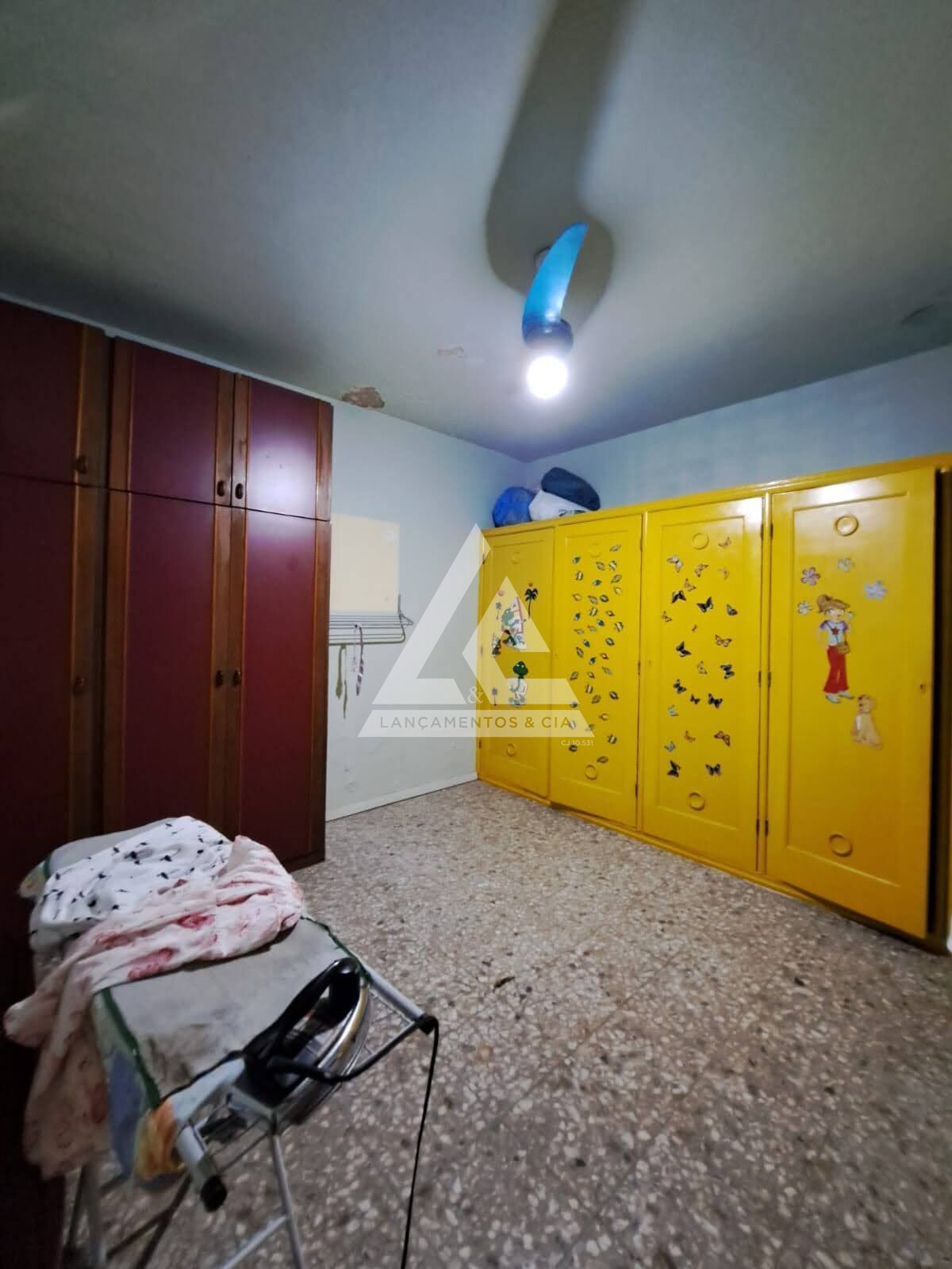 Casa à venda com 6 quartos, 163m² - Foto 4