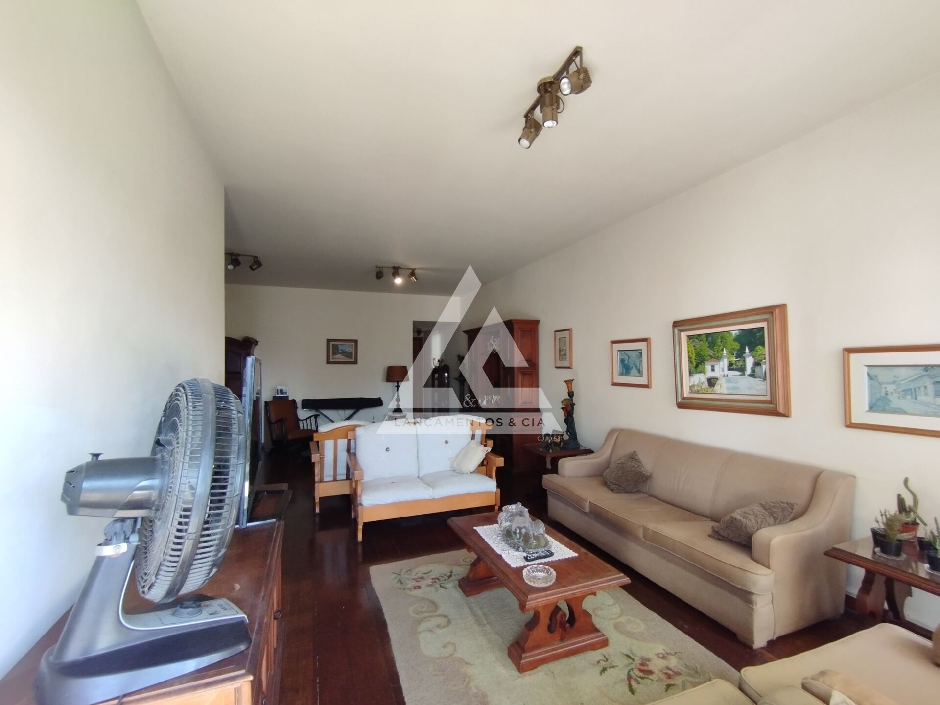 Apartamento à venda com 3 quartos, 121m² - Foto 4